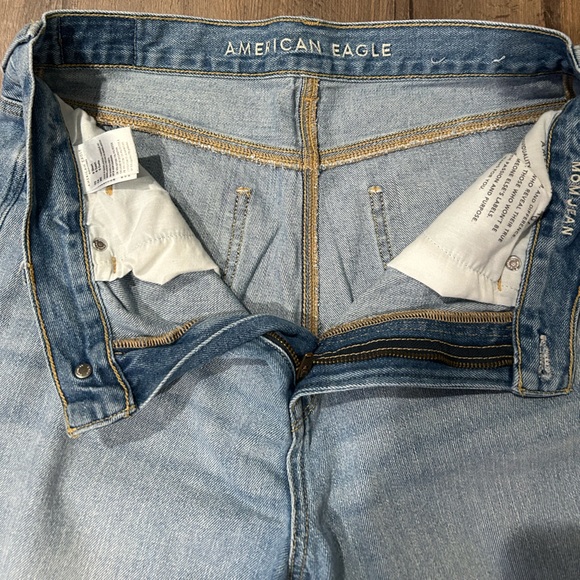 American Eagle Mom Jean - Picture 2 of 3